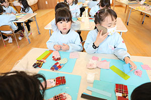 サンダルの制作　たんぽぽ