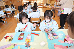 サンダルの制作　たんぽぽ