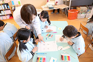 科学教室「色の不思議」　D・E