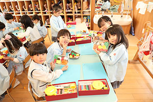 お弁当が出来上がりました　ひまわり