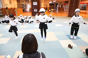 縄跳び大会　年中　NO．2