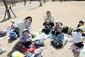 中部公園　遠足楽しかったね　　年少　NO.2