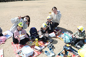 中部公園　遠足楽しかったね　　年少　NO.2