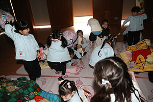 お泊り保育ごっこ　C・D
