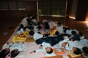 お泊り保育ごっこ　C・D