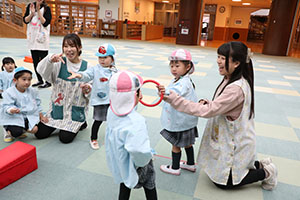 リレーにチャレンジ！　こあら・うさぎ