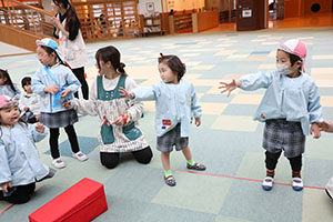 リレーにチャレンジ！　こあら・うさぎ