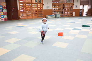 リレーにチャレンジ！　こあら・うさぎ