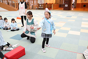 リレーにチャレンジ！　こあら・うさぎ