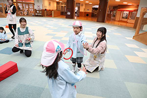 リレーにチャレンジ！　こあら・うさぎ
