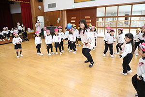 3月生まれのお誕生会　ードッジボールー　年中　NO．2