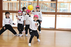 3月生まれのお誕生会　ードッジボールー　年中　NO．2