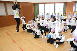 3月生まれのお誕生会　ードッジボールー　年中　NO．2
