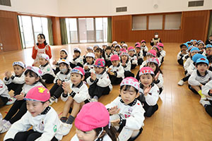 3月生まれのお誕生会　ードッジボールー　年中　NO．1