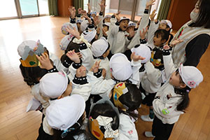 3月生まれのお誕生会　ードッジボールー　年中　NO．1