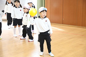 3月生まれのお誕生会　ードッジボールー　年中　NO．1
