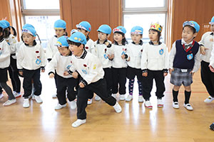3月生まれのお誕生会　ードッジボールー　年中　NO．1