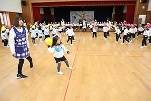 3月生まれのお誕生会　ードッジボールー　年中　NO．1