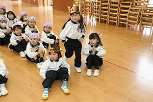 3月生まれのお誕生会　ードッジボールー　年中　NO．1
