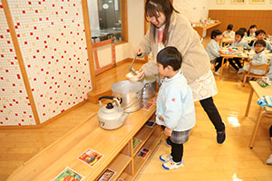 ランチタイムでお給食　ことり・E