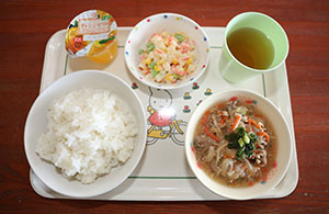 ランチタイムでお給食　ことり・E