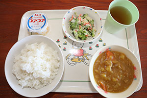 ランチルームでお給食　B・ぱんだ