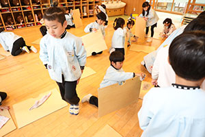 大掃除頑張っています　E
