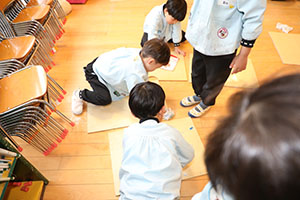 大掃除頑張っています　E