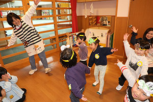森の中の発表会　あひる・ばら