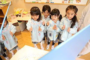 年中組の科学教室「鏡の不思議」　ひまわり・さくら・たんぽぽ