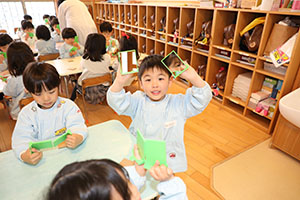 年中組の科学教室「鏡の不思議」　ひまわり・さくら・たんぽぽ