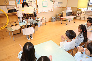 年中組の科学教室「鏡の不思議」　ひまわり・さくら・たんぽぽ
