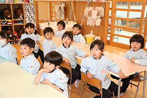 年中組の科学教室「鏡の不思議」　ひまわり・さくら・たんぽぽ