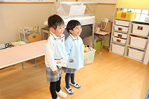 年中組の科学教室「鏡の不思議」　ひまわり・さくら・たんぽぽ