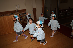3月生まれのお誕生会　ー宝さがしー　　年少