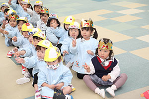 3月生まれのお誕生会　ー宝さがしー　　年少