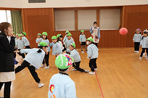 3月生まれのお誕生会 　ードッジボールー　　年長