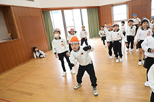 3月生まれのお誕生会 　ードッジボールー　　年長