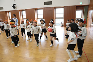 3月生まれのお誕生会 　ードッジボールー　　年長