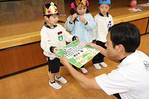 3月生まれのお誕生会 　ードッジボールー　　年長