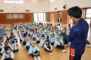 3月生まれのお誕生会 　ードッジボールー　　年長