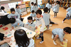 大掃除頑張っています　　こあら・ことり・りす