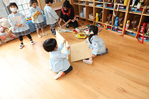大掃除頑張っています　　こあら・ことり・りす
