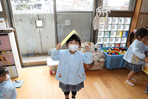 大掃除頑張っています　　こあら・ことり・りす