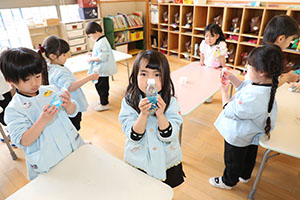 キラキラジュースの制作　ばら・ひまわり