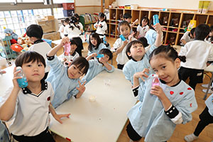 キラキラジュースの制作　ばら・ひまわり