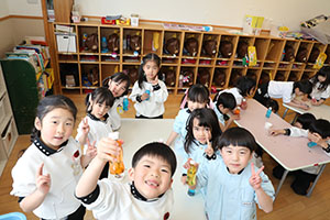 キラキラジュースの制作　ばら・ひまわり