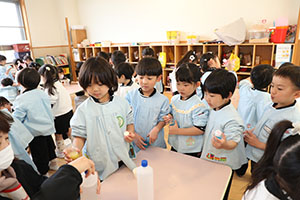 キラキラジュースの制作　ばら・ひまわり