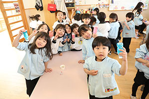 キラキラジュースの制作　ばら・ひまわり