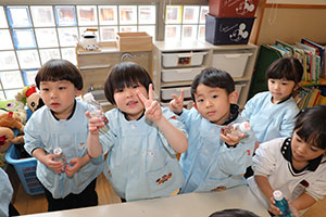 キラキラジュースの制作　ばら・ひまわり